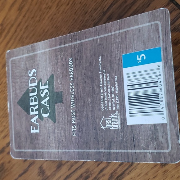 Brown Earbuds Case - Free with Purchase - Picture 2 of 3